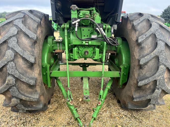 John Deere 4250