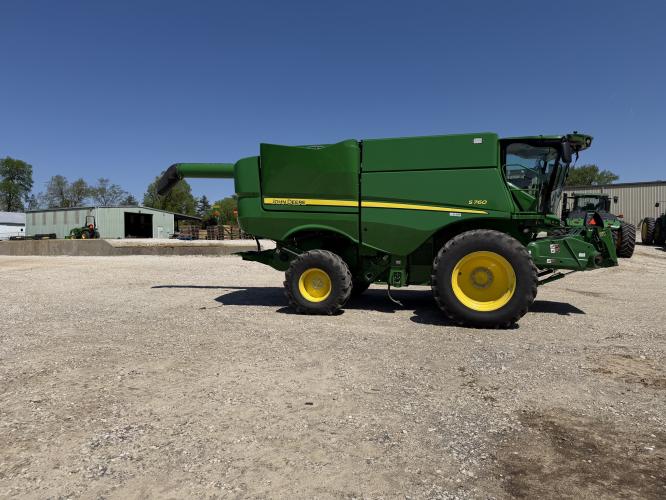 John Deere S760