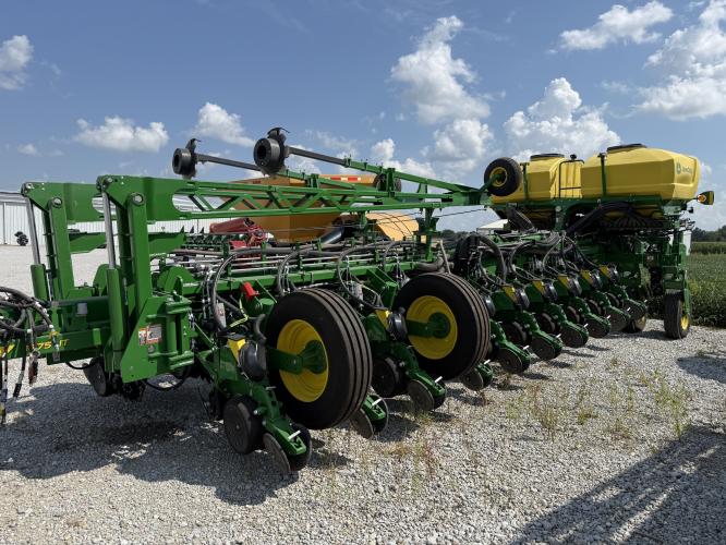 John Deere 1775NT