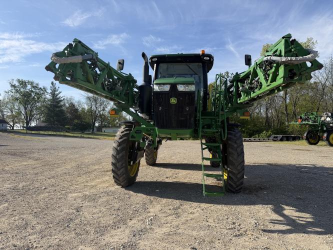 John Deere R4038
