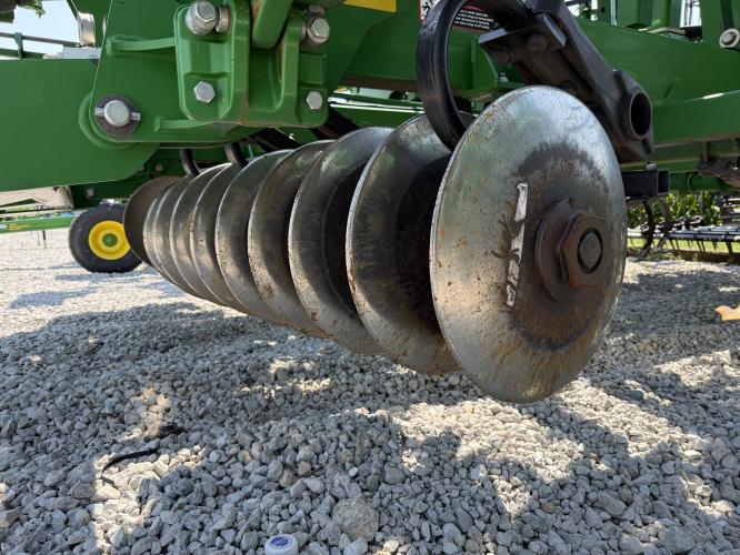John Deere 2330