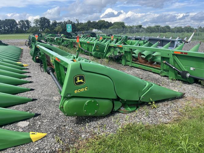 John Deere 608C