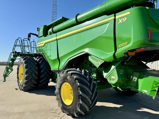 John Deere X9 1000