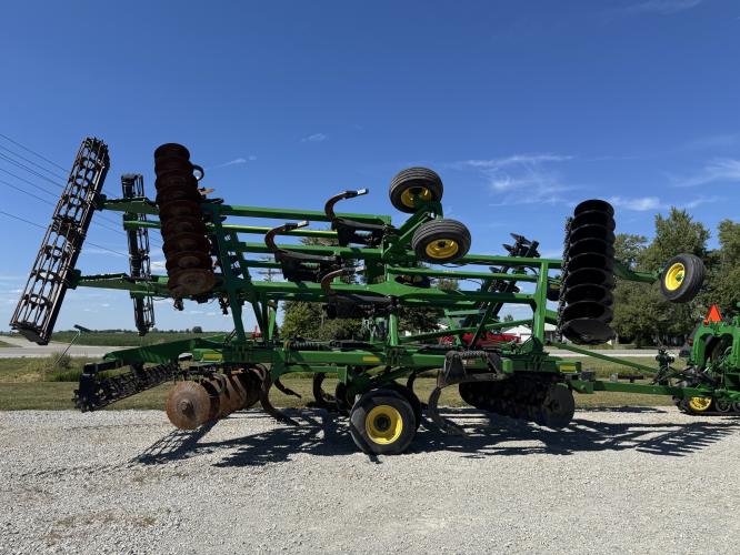 John Deere 2720