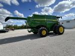 John Deere S7 700
