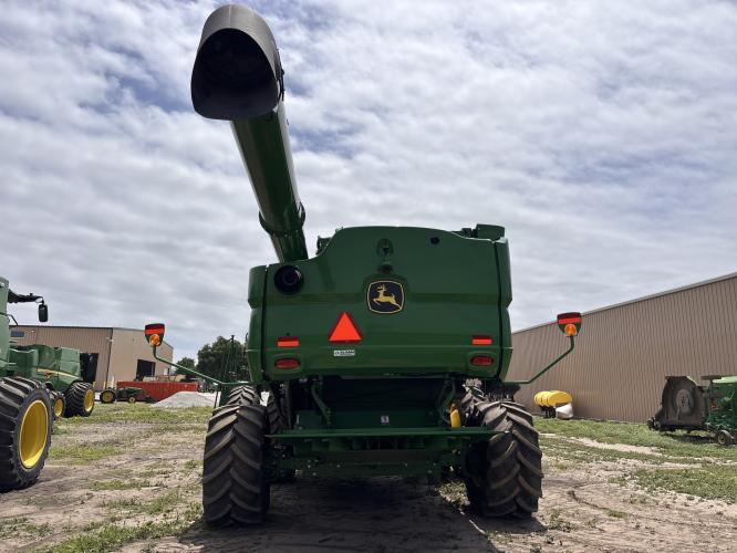 John Deere S770