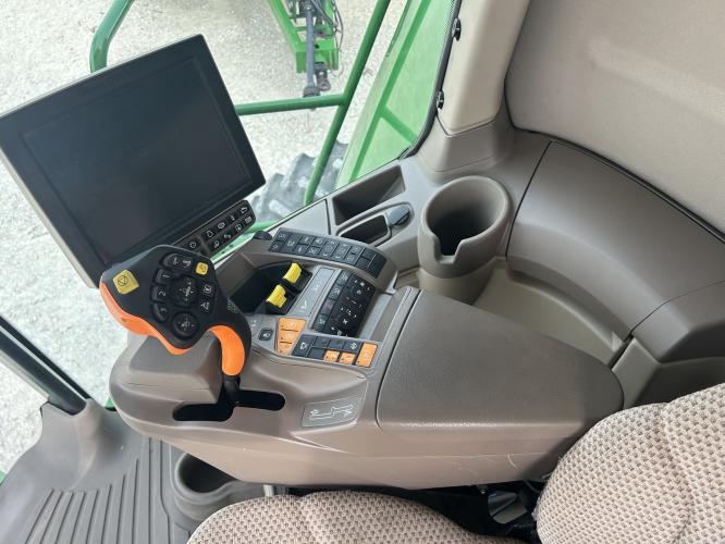 John Deere S770