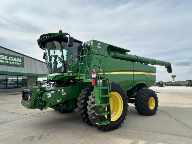 John Deere S770