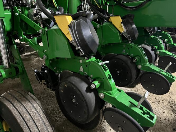 John Deere 1775NT