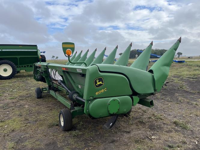 John Deere 608C