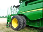 John Deere S670