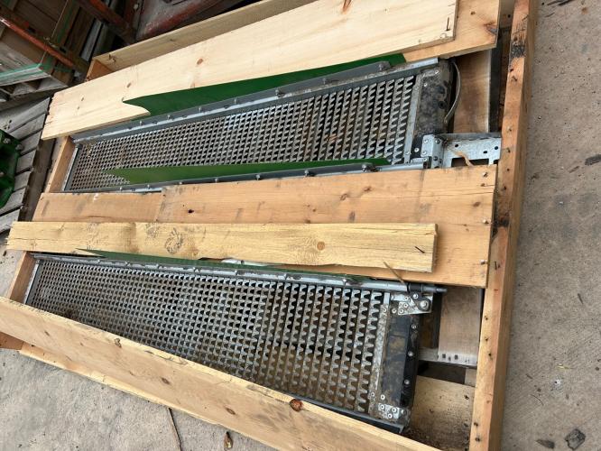John Deere AXE62796 GP chaffer
