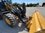 John Deere 324L