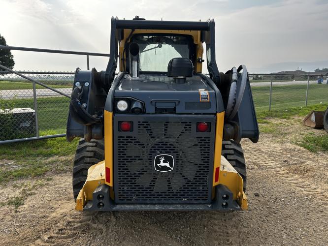 John Deere 324G