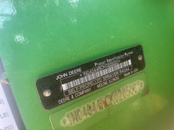 John Deere R4044