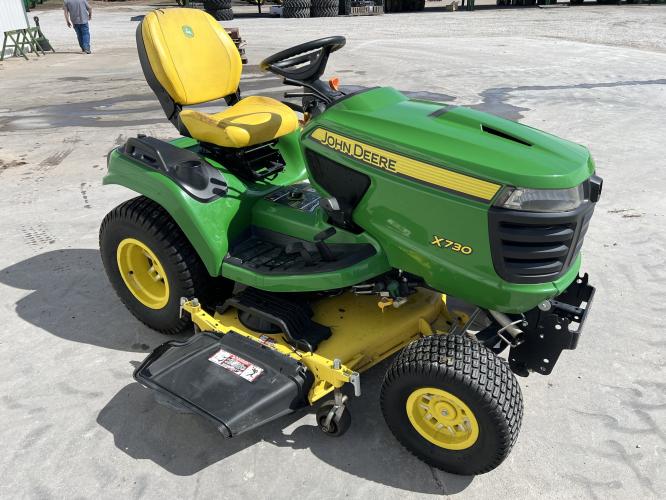 John Deere X730