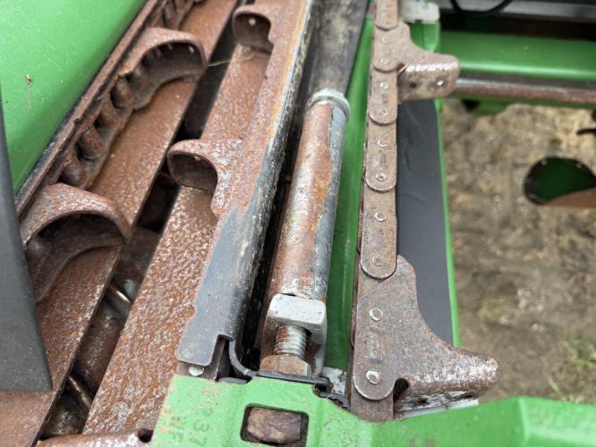 John Deere C8R