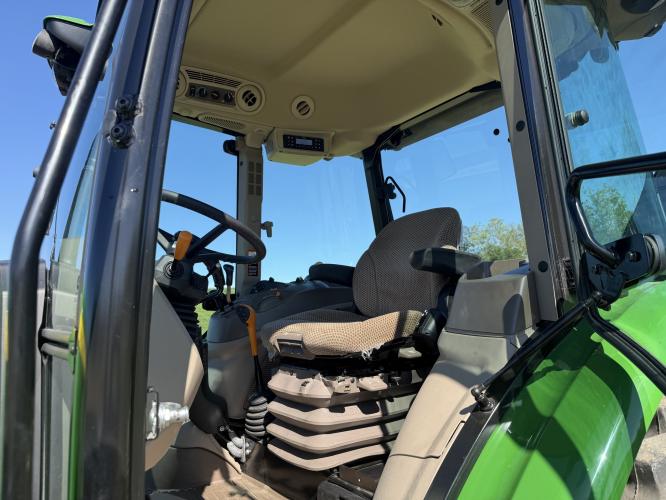 John Deere 5120M