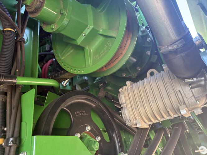 John Deere S770