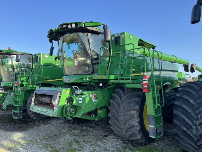John Deere S790