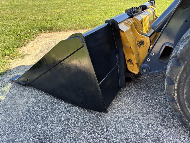 John Deere 318G