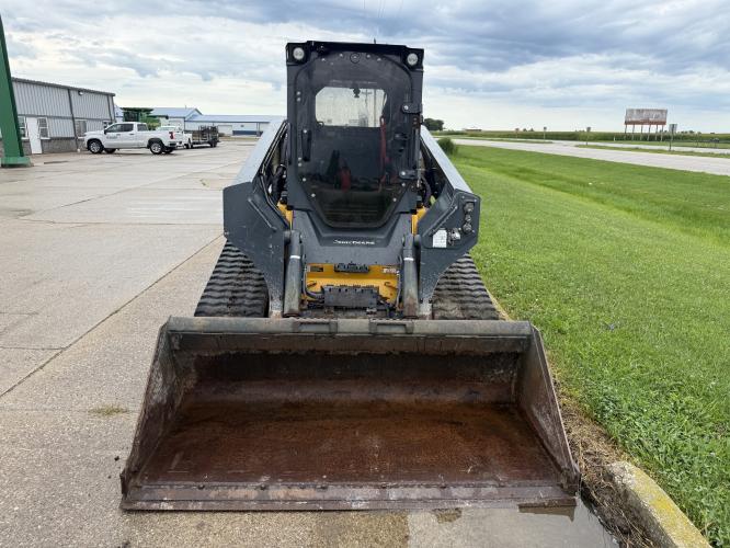 John Deere 333G
