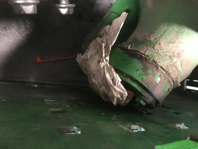 John Deere 2WD REAR SPINDLE SET S670