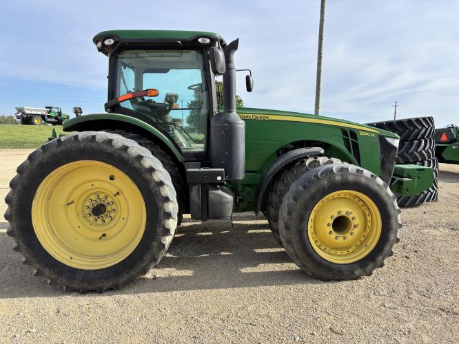 John Deere 8310R