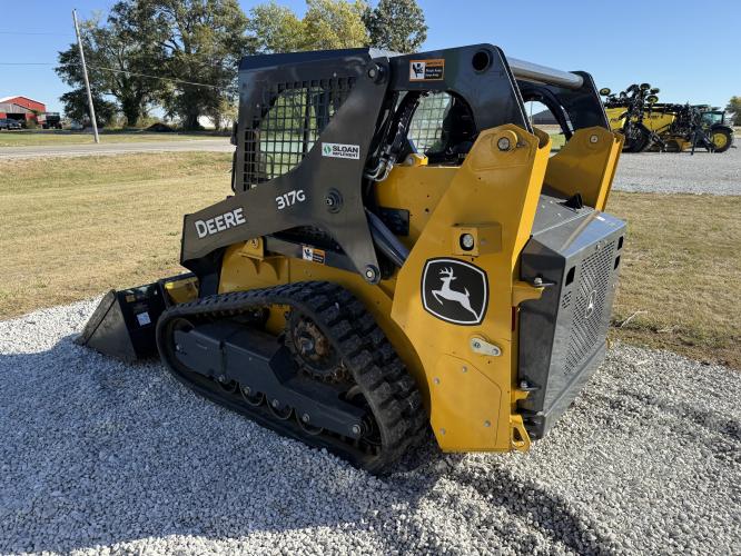 John Deere 317G