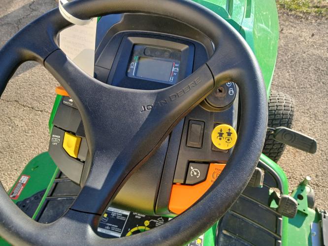 John Deere X590