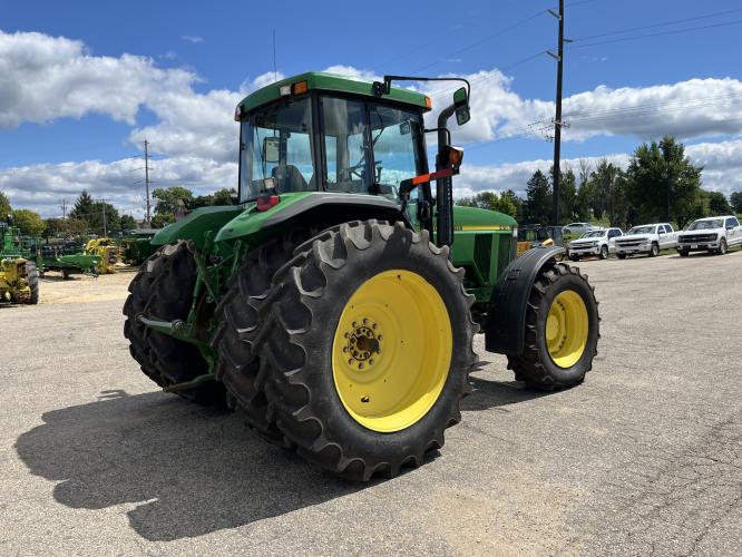 John Deere 7610