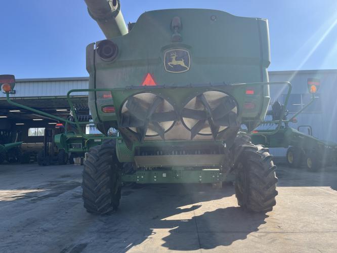 John Deere S680
