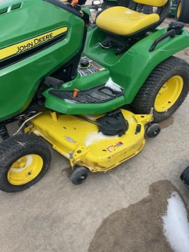 John Deere X570