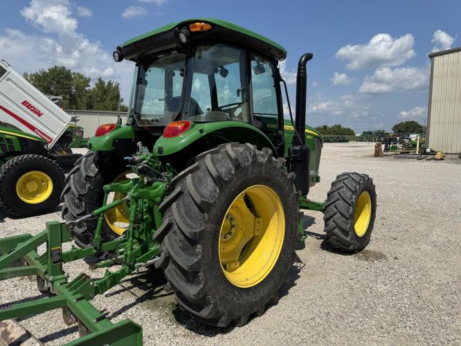 John Deere 6120E