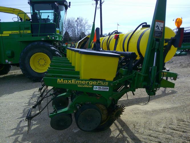 John Deere 1750