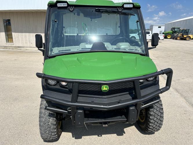 John Deere 835R