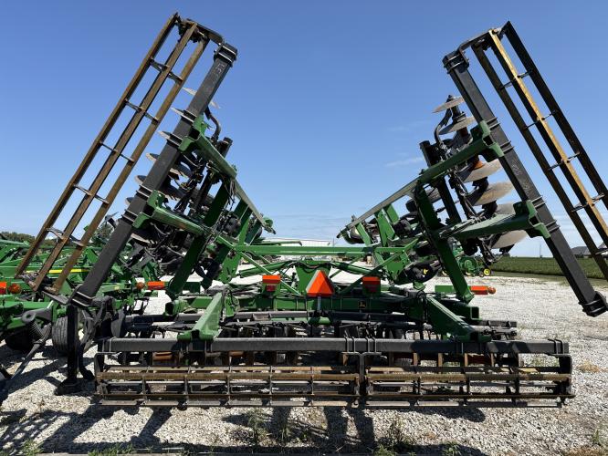 John Deere 2720