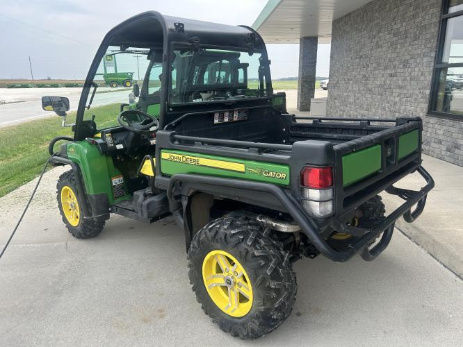 John Deere 825I