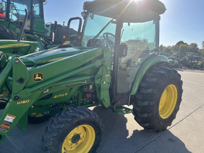 John Deere 4052R
