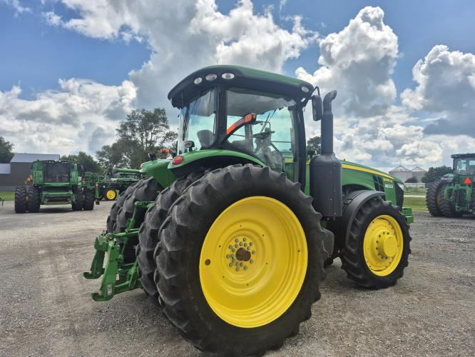 John Deere 8285R