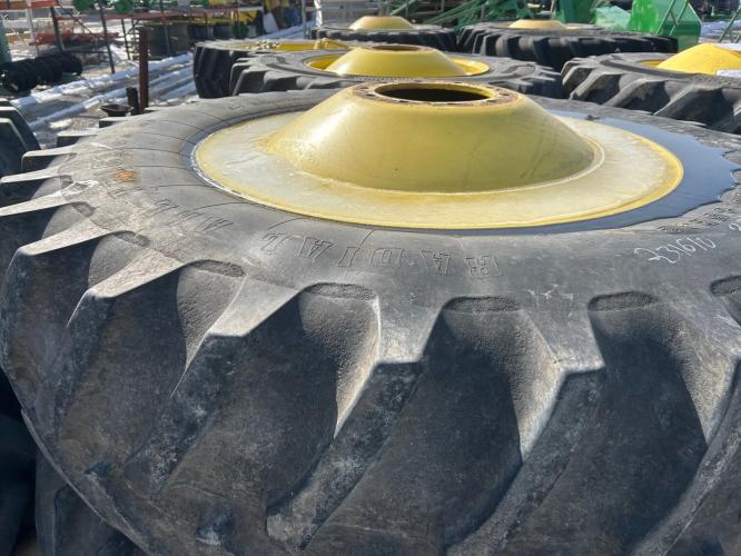 John Deere FS 520/85R42 combine dual set