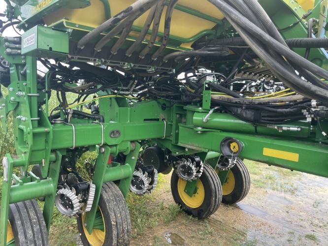 John Deere 1775NT