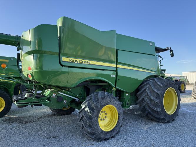 John Deere S790