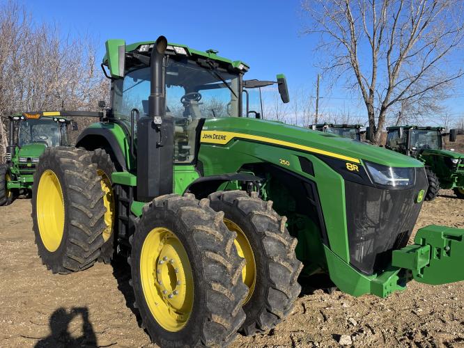 John Deere 8R 250