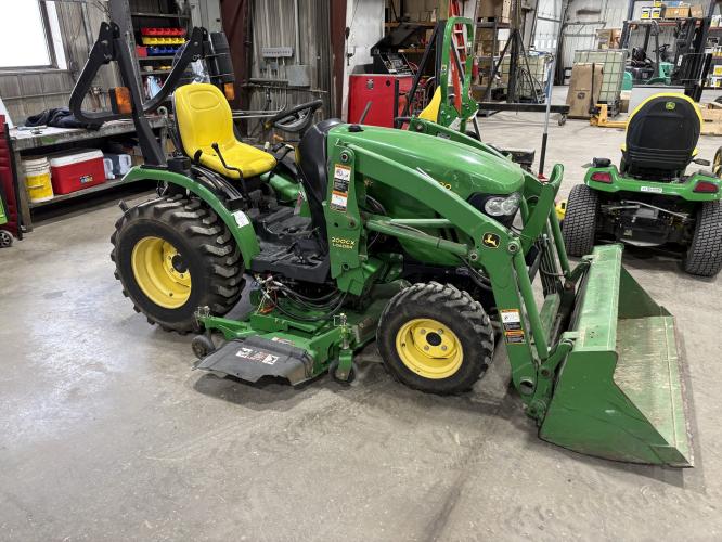 John Deere 2320