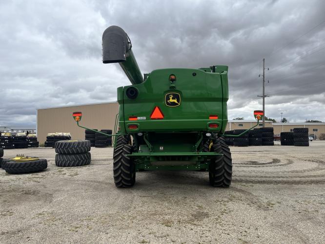 John Deere S760