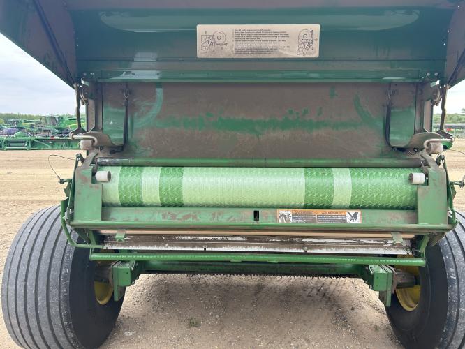 John Deere 569