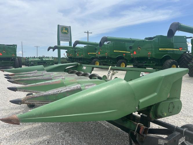John Deere 643