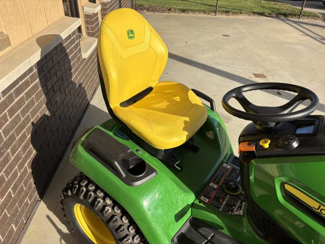 John Deere X590