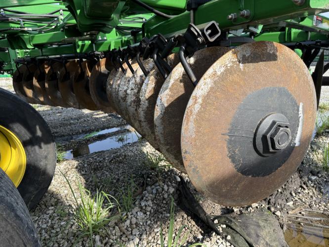 John Deere 2730